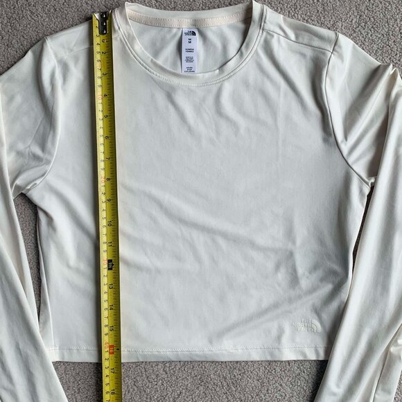 The North Face medium size crop top white/cream - Picture 6 of 10
